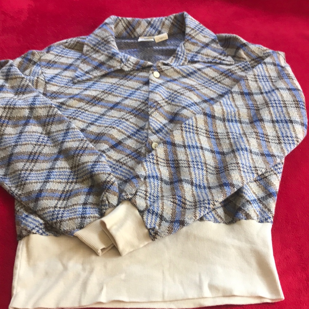 🍀Clearance BOGO 🍀 Funky retro shirt.